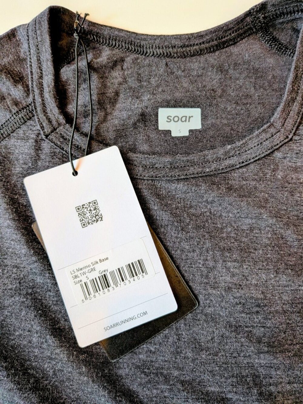 SOAR Running NWT Merino Silk Base Layer Charcoal Small Long Sleeve